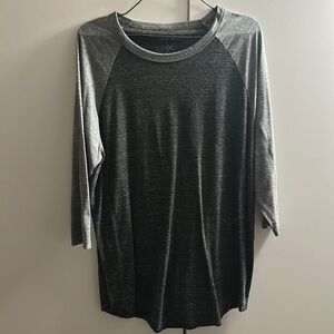 Men’s 3/4 length grey shirt
